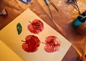 Майстер-клас «Малювання штампами» для молоді з інвалідністю