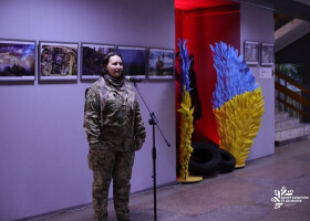 Прем’єрну виставку фотографині ЗСУ відкрили у ЦКД