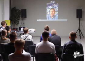 Напередодні Дня українського кіно у ЦКД спілкувалися з режисером «Порцелянової війни» Славою Леонтьєвим