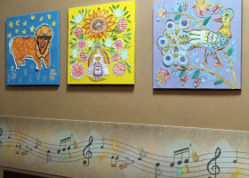 Виставка дитячих творчих робіт «Даруємо тепло усім людям на добро»