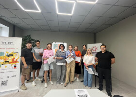 Обідня перерва із сенсом: у ЦКД шукали спокій у колі своїх