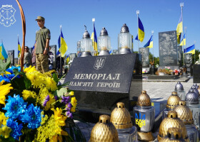 У Полтавській громаді вшанували пам'ять захисників і захисниць України