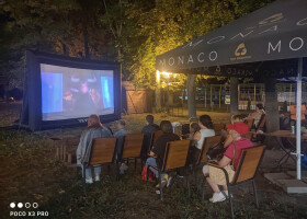 Показ просто неба в парку «Перемога»