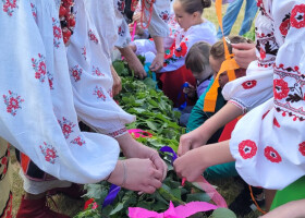 Жива традиція Зелених свят: творча делегація ЦКД представила традиції громади на етнофесті