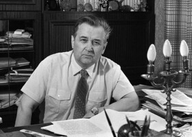 Незабутній Олесь Гончар