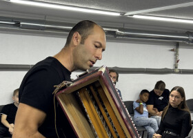 Продовжується серія презентацій музичних інструментів у ПДМШ №1