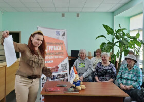 Олена Никифоренко читала поезію і заряджала позитивом