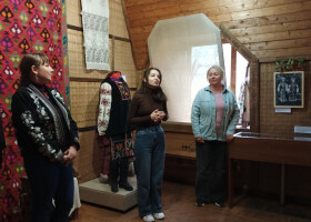 Презентація виставки «Весільний посаг»