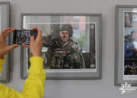 До Дня захисників і захисниць України у ЦКД відкрилась виставка лауреатів 11-го Міжнародного конкурсу репортерської фотографії LIFE PRESS PHOTO 2025