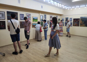 Виставка дитячих робіт «Кольорова симфонія» арт-студії «Художник»
