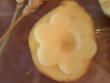 Майстер-клас «Малювання штампами» для молоді з інвалідністю