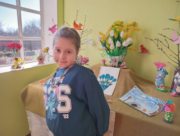 Виготовляли намисто з паперу