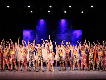 У ЦКД відбулася благодійна хореографічна постановка до Дня матері