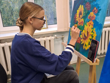 Робота учениці ПДХШ імені Святослава Пашинського подарована меру французького міста