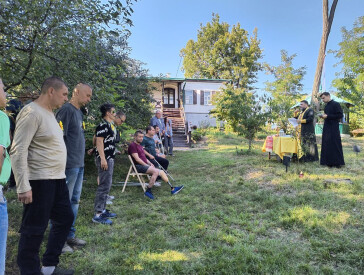 Вшанування полеглих захисників України біля дерев пам’яті на садибі Панаса Мирного