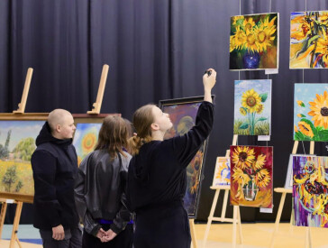 Як виставка «СОНЯШНИК – сонячне відродження»» перетворила ЦКД на простір мистецтва й взаємодії