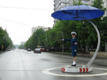 Світлофор корисна річ, служить людям день і ніч