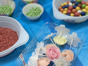 Свято творчості: як у бібліотеці декорували великодні пасочки