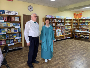 "З піснею по життю": хор «Пам’ять серця» та ансамбль «Гвоздика» дали концерт у міській бібліотеці