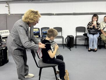 Продовжується серія презентацій музичних інструментів у ПДМШ №1