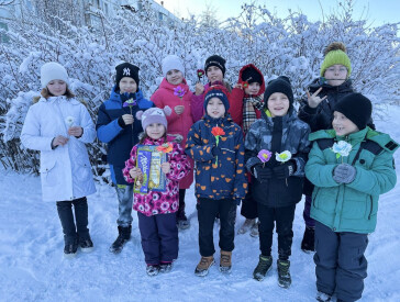 Квіти з любов’ю для українських жінок