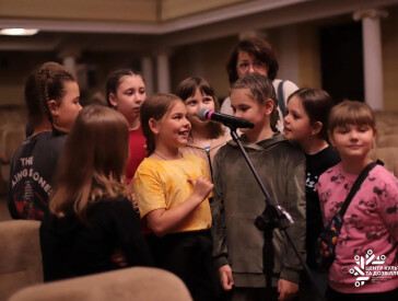 ЦКД влаштовує подорожі за лаштунки сцени для полтавських школярів