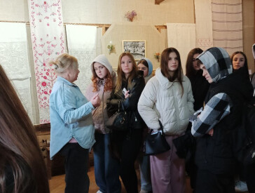 Презентація виставки «Весільний посаг»