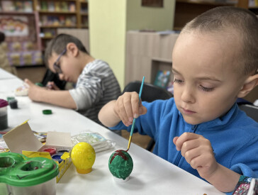 Візерунки весни: писанкові історії