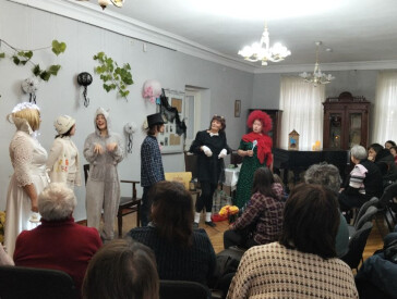 Вистава, що проймає до мурах