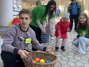 Усмішка дитини бажає МИРУ в Україні