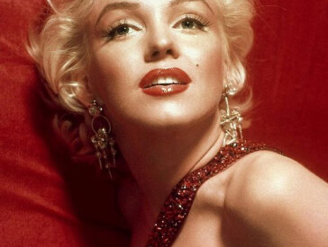 Всесвітньовідома білявка в кадрі