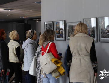 До Дня захисників і захисниць України у ЦКД відкрилась виставка лауреатів 11-го Міжнародного конкурсу репортерської фотографії LIFE PRESS PHOTO 2025