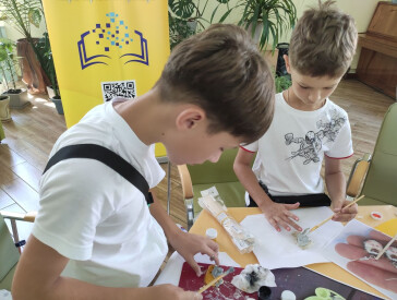 Тікай від спеки до бібліотеки!