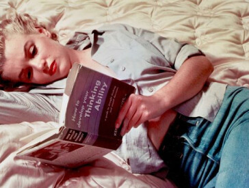 Всесвітньовідома білявка в кадрі