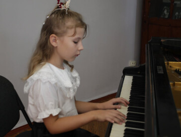 «Black and white» ювіляра