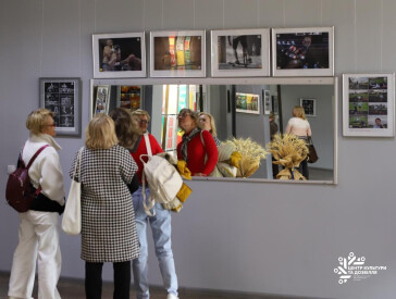 До Дня захисників і захисниць України у ЦКД відкрилась виставка лауреатів 11-го Міжнародного конкурсу репортерської фотографії LIFE PRESS PHOTO 2025