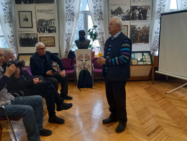 Природознавча година «Різнобарвні первоцвіти»