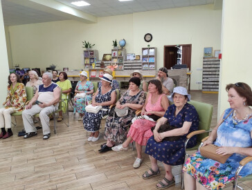 У Центральній бібліотеці презентували виставку "Аншлаг" Олени Никифоренко