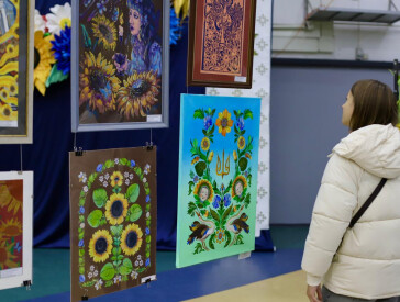 Як виставка «СОНЯШНИК – сонячне відродження»» перетворила ЦКД на простір мистецтва й взаємодії