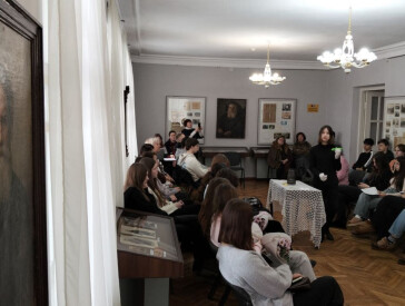 «Найперша жінка — МАМА»