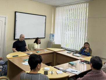 Все це було б смішно, коли б не було так сумно