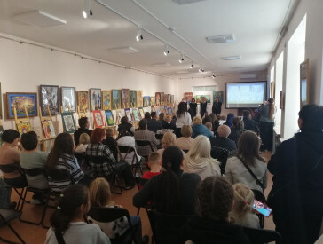 «Захисникам та захисницям України присвячуємо»