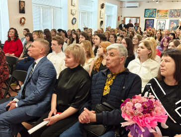 Свято випуску у Полтавській дитячій художній школі імені Святослава Пашинського