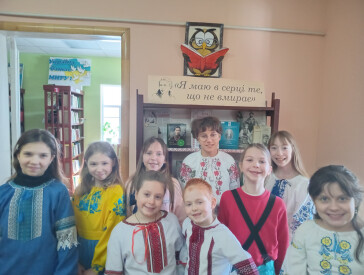 Співачка досвітніх вогнів