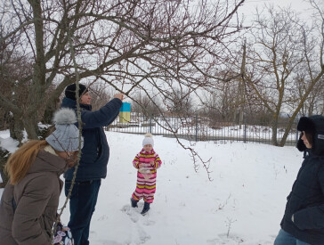 Книжки читали, й пташок погодували!