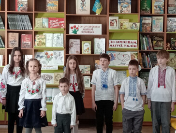 День матері в Україні відзначають у другу неділю травня.