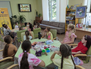 Тікай від спеки до бібліотеки!