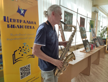 У Центральній бібліотеці презентували виставку "Аншлаг" Олени Никифоренко