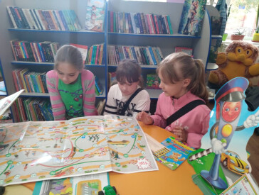 Добре правила вивчай — на дорозі не зволікай