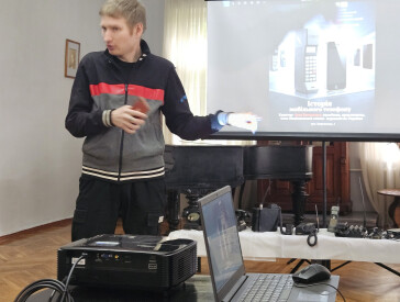 Історія мобільного телефону в деталях